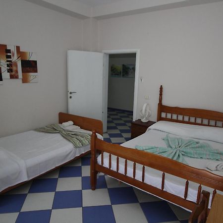 Kompleksi Eli Guest House Дуррес Екстер'єр фото
