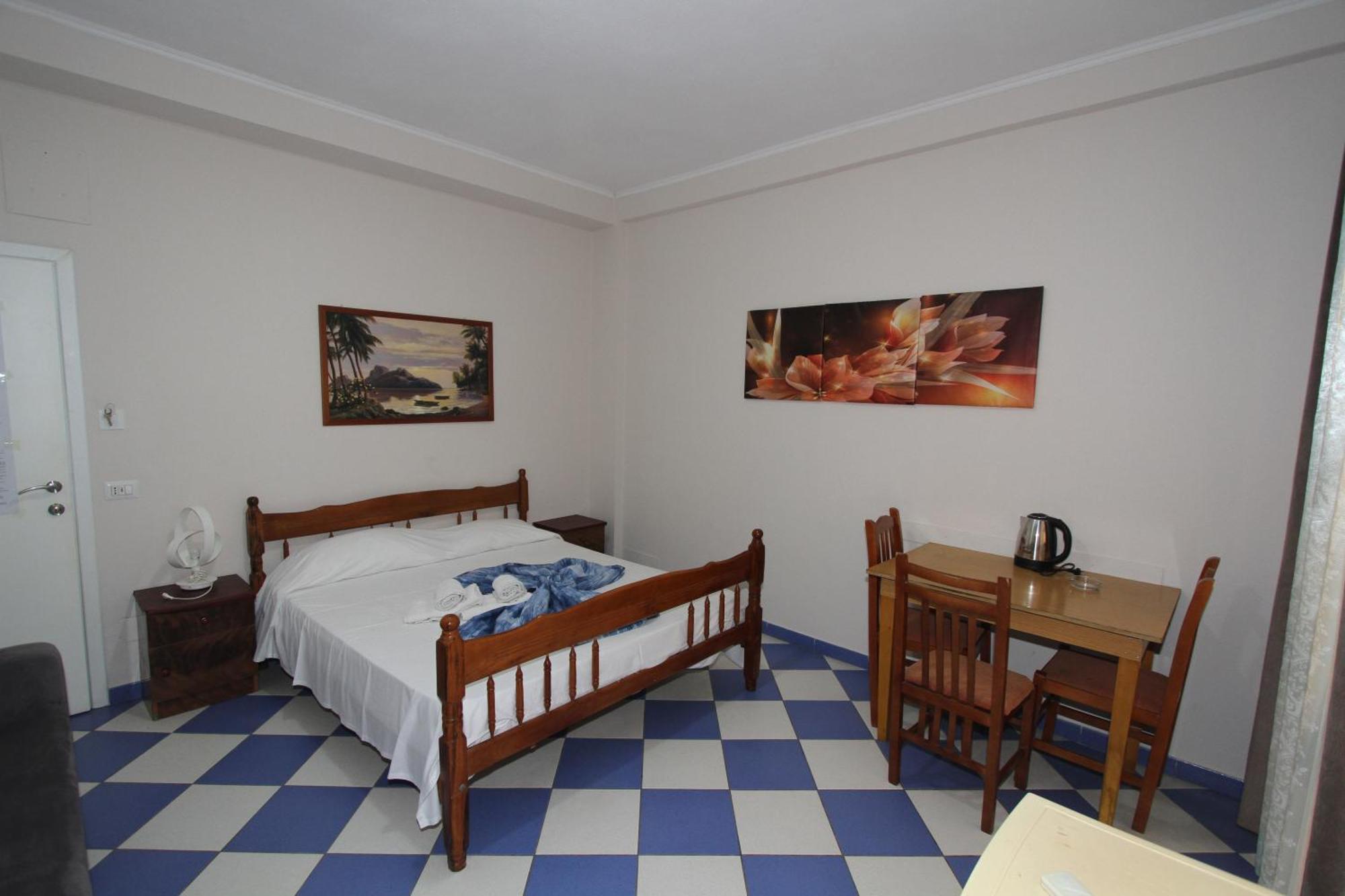 Kompleksi Eli Guest House Дуррес Екстер'єр фото