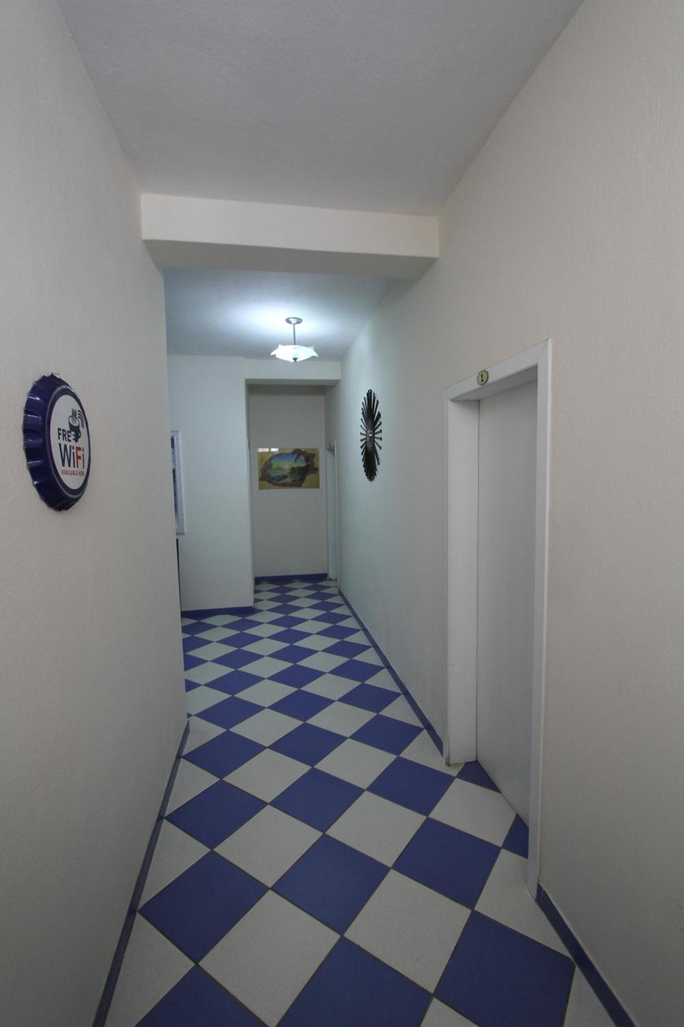 Kompleksi Eli Guest House Дуррес Екстер'єр фото